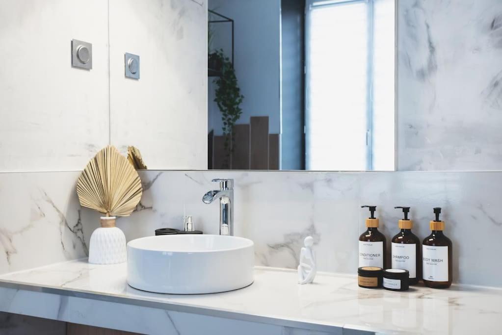 Love Room, La Douce Angevine Angers Buitenkant foto